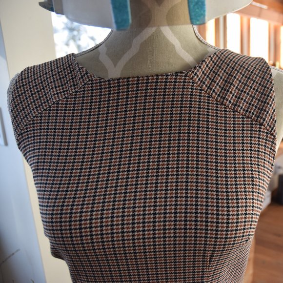 NWOT - Mid-length houndstooth dress - Picture 3 of 7